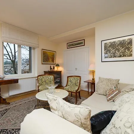 Wilde Guest Old Town Apartment