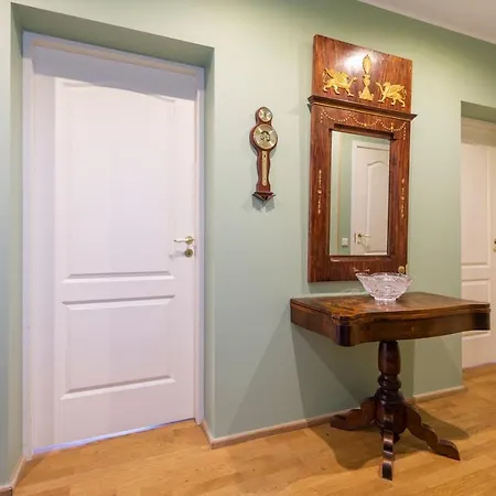 Wilde Guest Old Town Apartment *